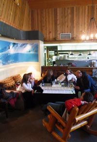 Skiiers in Chopper’s Lounge Panorama 