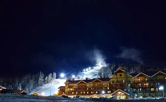 Kimberley Alpine Resort at night